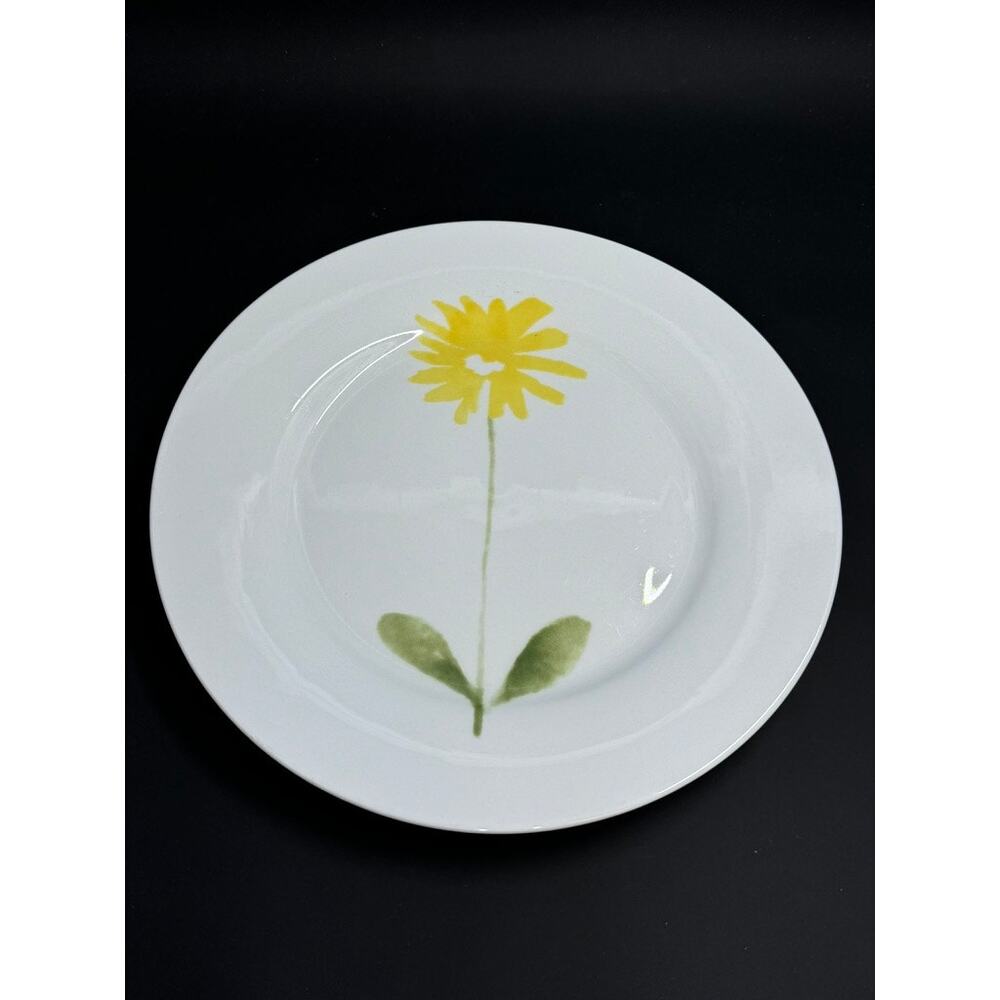 "Pier 1", Dessert /Salad Plates,‎ Porcelain,Daisy ,SOLD SEPARATELY!!